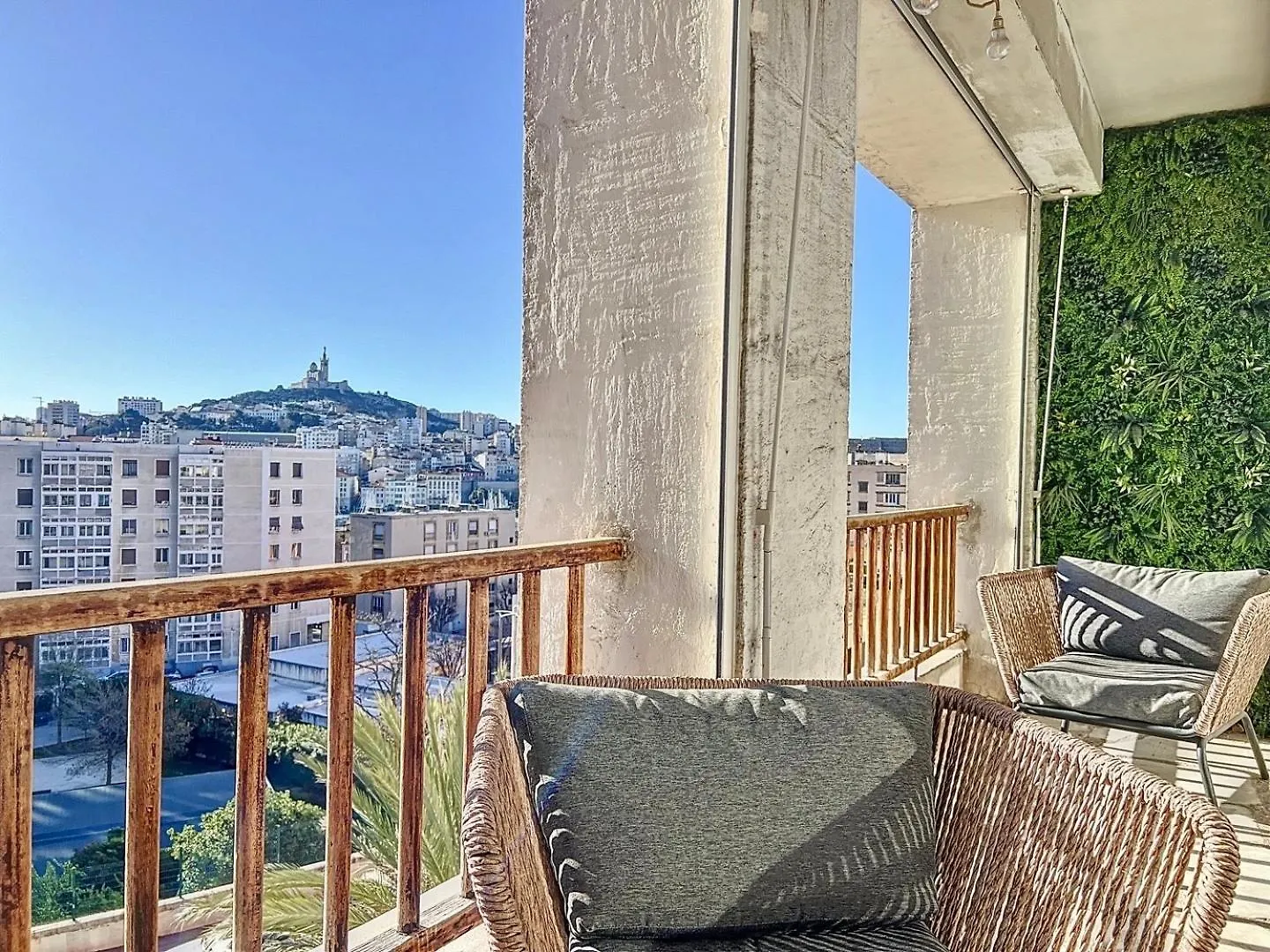 Appartement Avec Balcon - Hyper Central & Lumineux - Les Freres De La Loc' Marseille Apartment