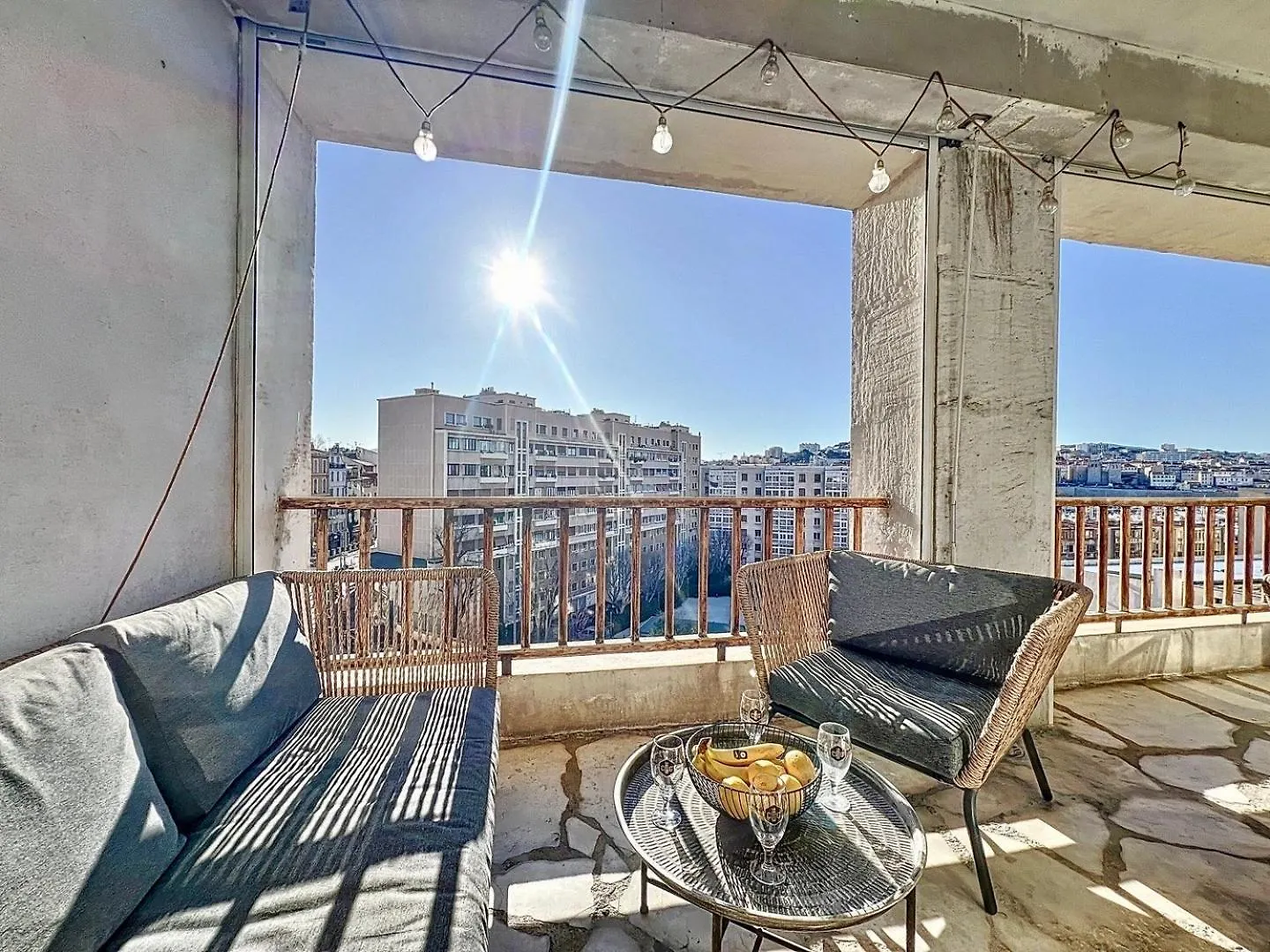 Appartement Avec Balcon - Hyper Central & Lumineux - Les Freres De La Loc' Marseille 0*,  France