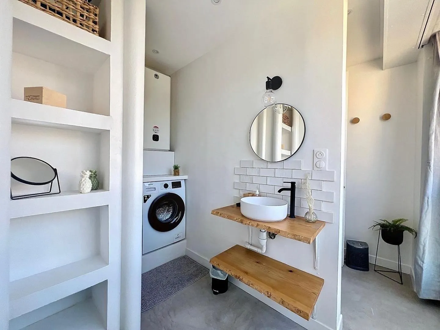Appartement Avec Balcon - Hyper Central & Lumineux - Les Freres De La Loc' Marseille 0*,  France