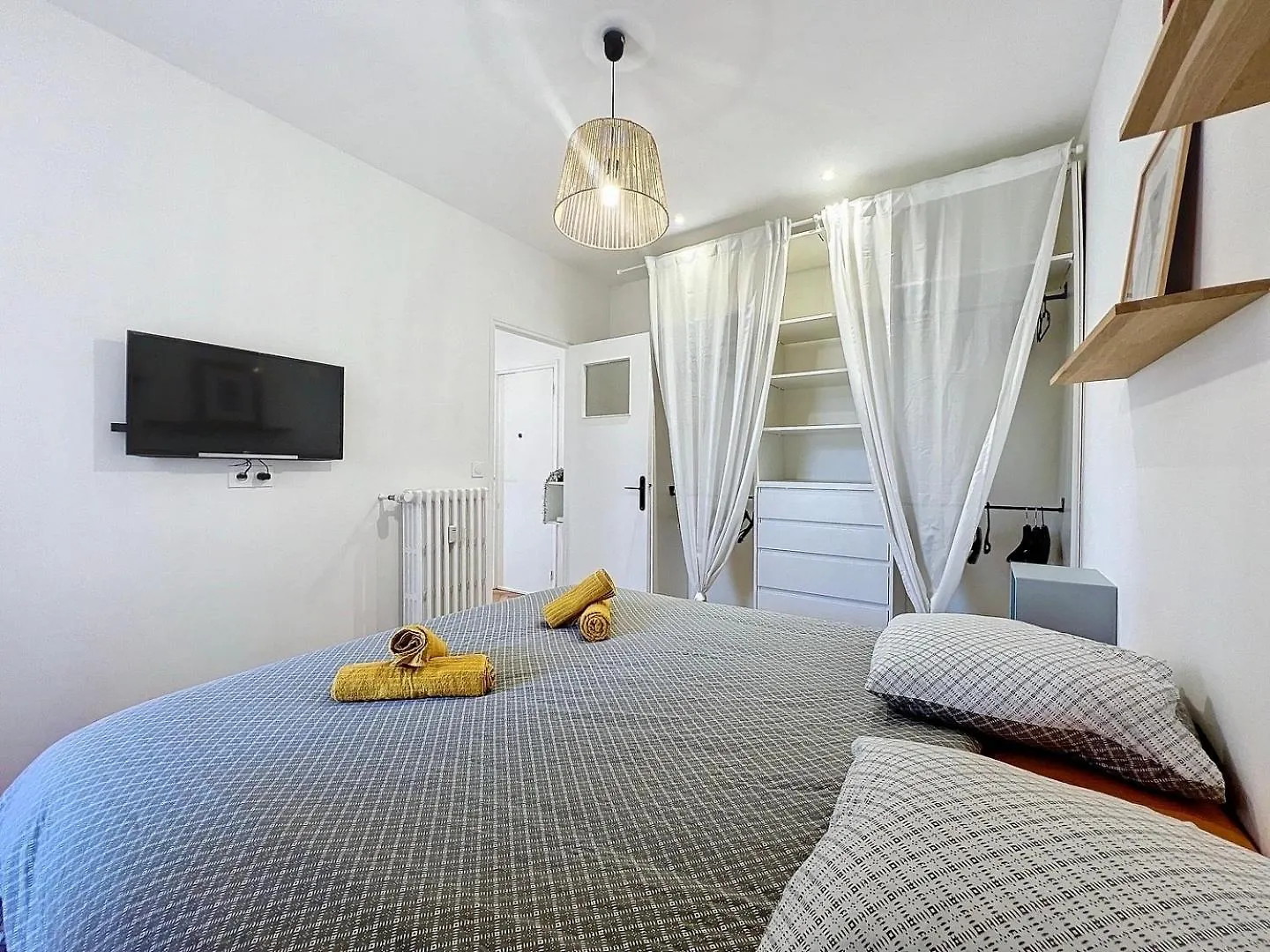 Appartement Avec Balcon - Hyper Central & Lumineux - Les Freres De La Loc' Marseille Apartment