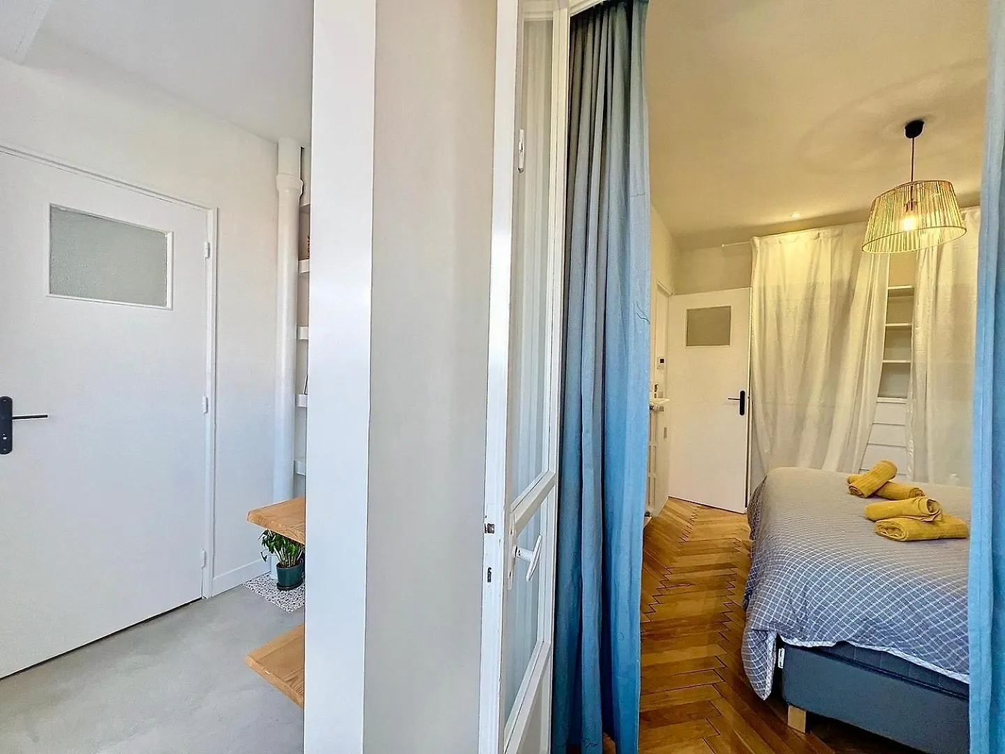 Appartement Avec Balcon - Hyper Central & Lumineux - Les Freres De La Loc' Marseille 0*,  France